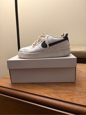Size 6.5 (GS) - Nike Air Force 1 Low White Black - CT3839-100